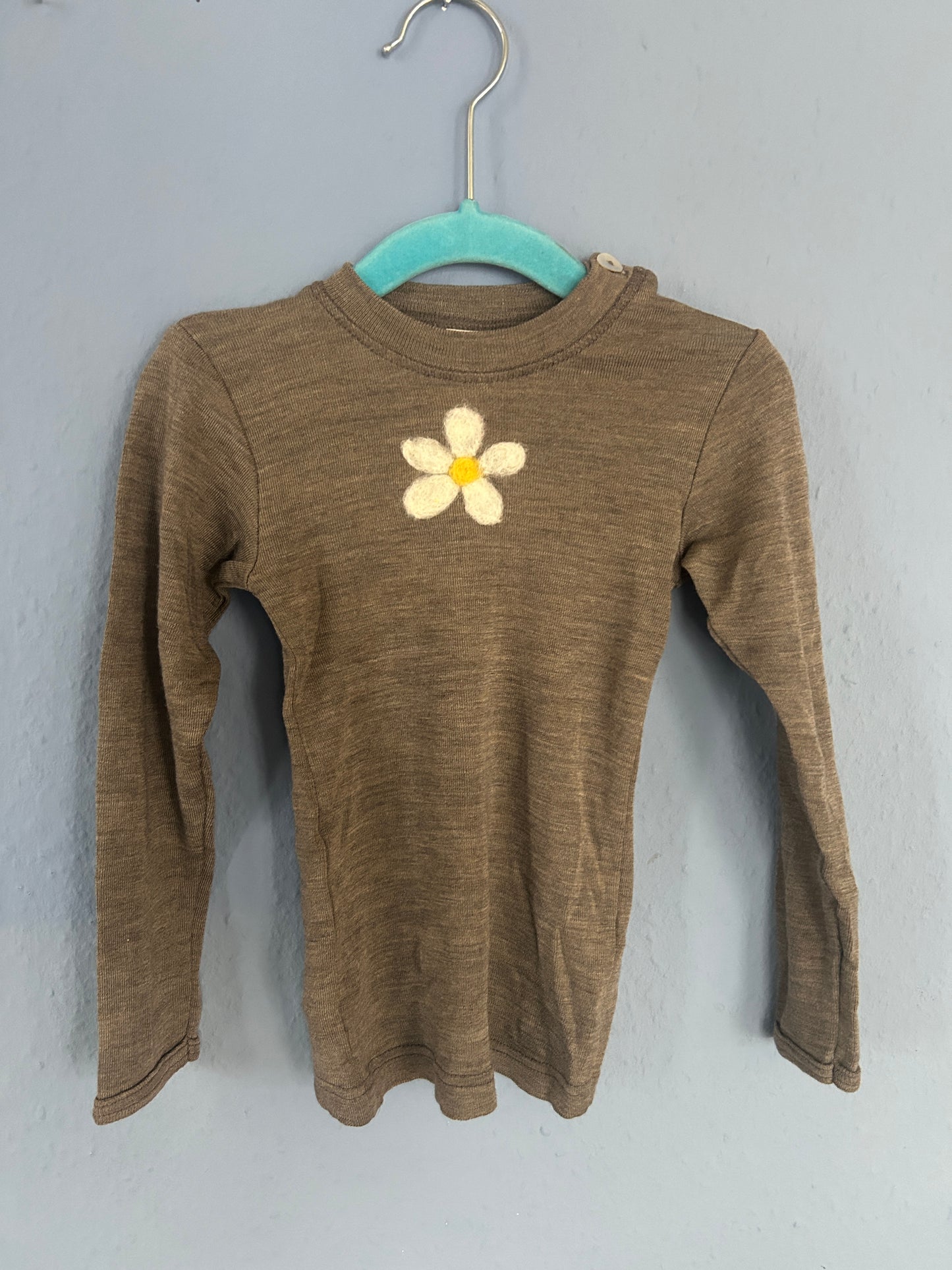 Wolle Unterhemd Biene und Blume Upcycling