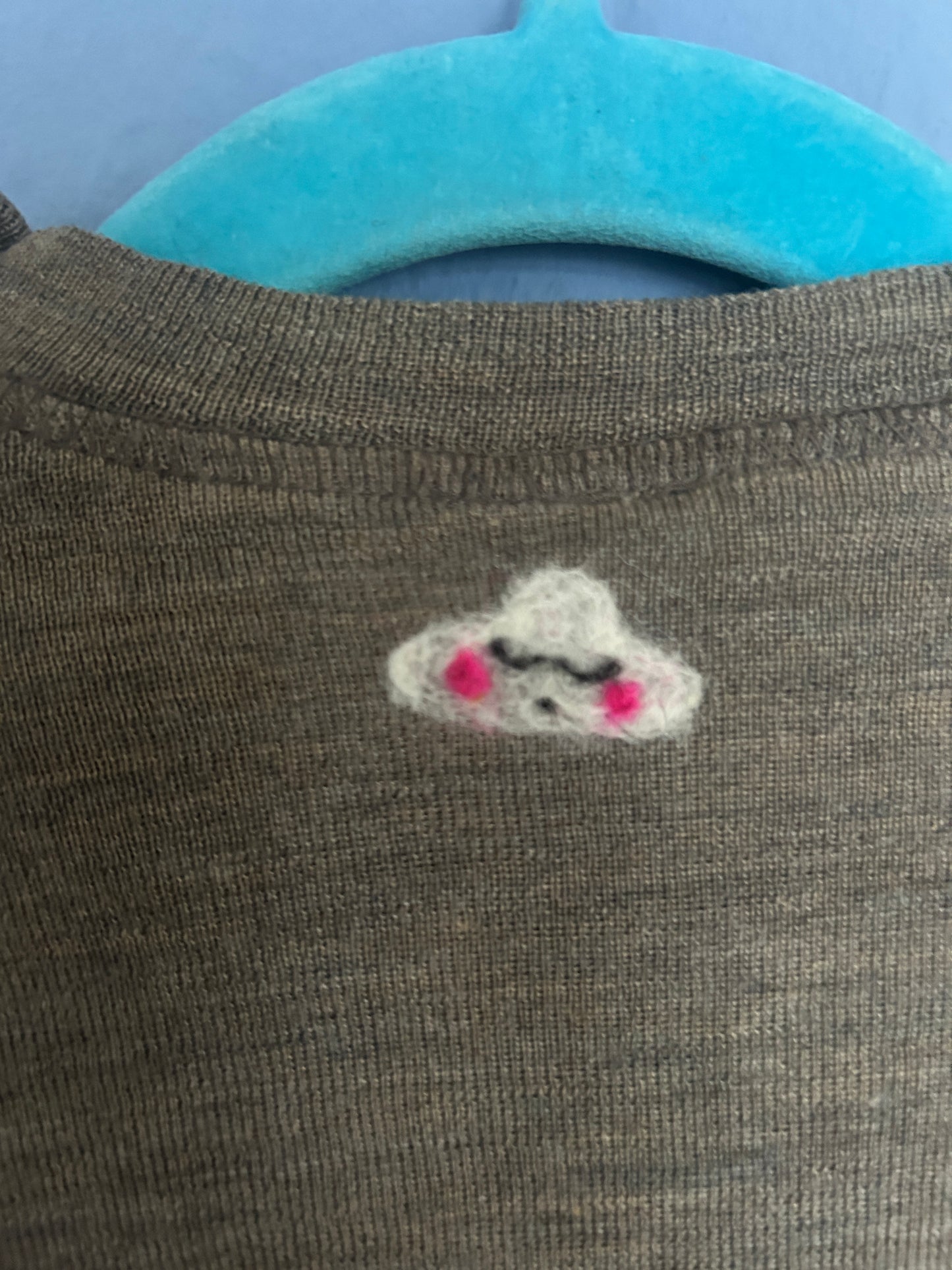 Wolle Unterhemd Biene und Blume Upcycling