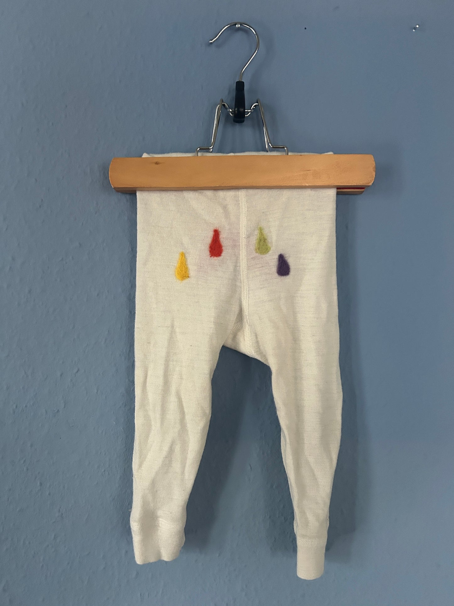Regenbogen Wollhose Upcycling