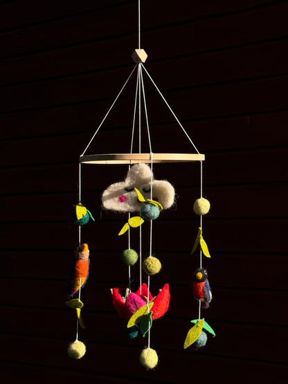 Vogelfamilie- Mobile aus Filz - Geschenk zur Geburt - Nachhaltig Geschenk- Hand made in Köln
